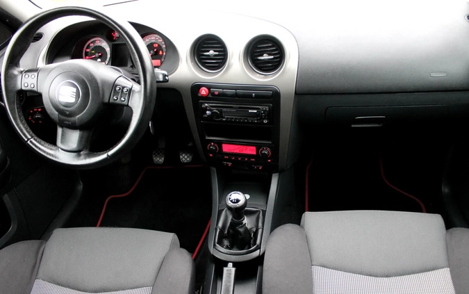 Seat Ibiza cena 15900 przebieg: 229000, rok produkcji 2005 z Tarnobrzeg małe 277
